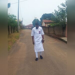 oba., online dating profile photo