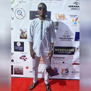 fejiroak, online dating profile photo